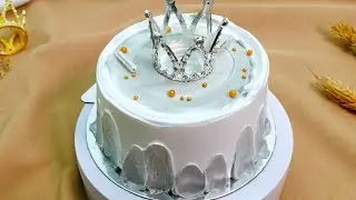 Regal Elegance: Silver Grey Cream Crown Cake Harmonious Blend of Grey Reminiscent of a Royal Crown