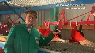 A new plow for the compact tractor? 🚜 Farmer Korl takes you to our warehouse 👨‍🌾 Our plows🌟