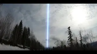 В АЛЬПАХ БЫЛА ВСПЫШКА ПОТОМ ПОЯВИЛСЯ ЛУЧ!ОТ НЛО 