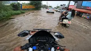 Girte Girte Bache - Barish Main Road k bura hal