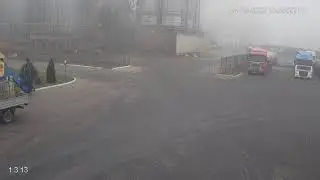 Остановил бензовоз на ходу. Груженая фура покатилась без водителя.