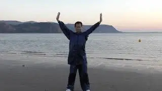 解余宏祝英国中医药学会的老师们圣诞新年快乐 八段锦部分视频片段剪辑