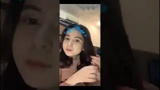 Lagi bingung mau bentuk rambut model gimana.. gak sengaja terlihat