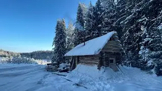 Forest hut at the edge of the forest sheltered and warmed | Prepared firewood |