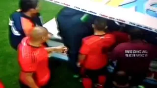 José De Jesús Corona GOLPAZO - LESIÓN - Homenaje A Cuauhtémoc Blanco - Estadio Azteca -