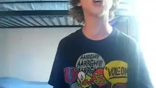 Ryan singing 'don't stop believing'  [ one of his first video's] :D