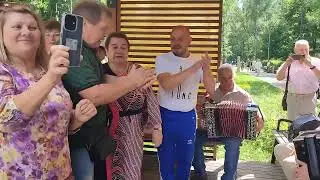 Мордовочки пляшут и поют частушки.10.08.24   Гармонисты Иван Маркин и Владислав Афонин.