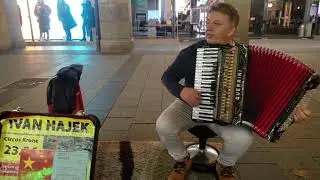 Ivan Hajek Pop-Akkordeon Munich Live November 2018
