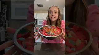 This is your sign to make a Candy salad!! 🙈🍭