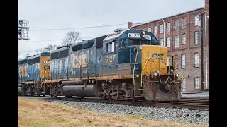 A Pair of CSX GP40-2's Lead H744 Through Downtown Lynchburg 01/02/2022