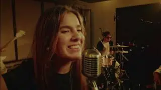 Valentina Rico - Cualquiera (Que G*norrea) Live Version
