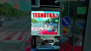 Čo tu robí s tým roadsterom?