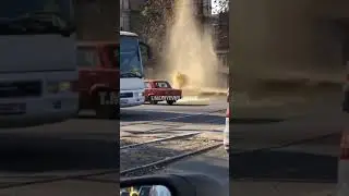 Фонтан канализации на ул. Павлова в Днепре