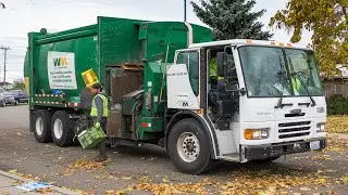 Freightliner Condor - McNeilus M/A on Curbside Recycle