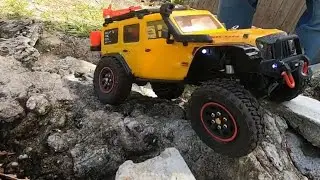 Modded Scx24’s caught between a rock and a hard spot / BIG tire Vs small tire upgrade