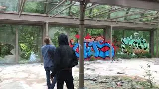 We explored an abandoned Hotel in the woods! (Scholteshof)