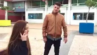 Sunt fete si de genul acesta😂😂😂