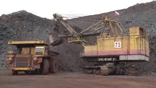 Соревнуются машинисты экскаватора