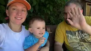 Відпочинок сімʼєю на річці