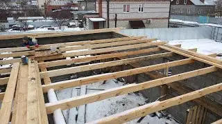 Мауэрлат и потолочные балки одноэтажного дома