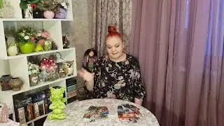 THE RIVAL IS SCREAMING AT THE LOUD, TEARING OUT THE LAST HAIR ON HER OWN HAIR!