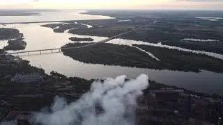 Пролет над ДМК, белый дым из труб, новый мост