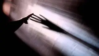 Dekadent Idishe -  Masa, reflejo, sombras