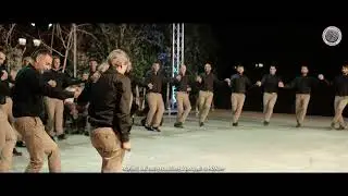 Ρουμαθιανή Σούστα από Κρήτες . Στη μουσική το συγκρότημα του Μανώλη Μπουντάλακη.