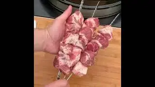 Шашлык из свинины шея, на гриле, очень сочный.