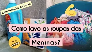 Lavando as roupas das crianças