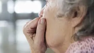Cudira shqiptare. Nena rrihet nga nusja dhe djali cdo dite ne Tirane