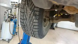 How to quickly check for a worn ball joint on a Toyota Land Cruiser.