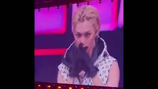 Felix Rev It Up Solo Performance At Stray Kids concert.