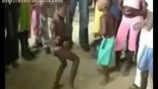 niños africanos bailando electro jajaja