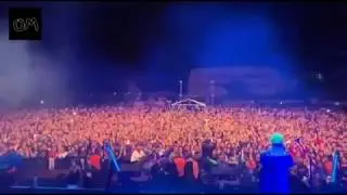 Athena konserinde Gökhan Özoğuz Herşey Çok Güzel Olacak sloganı attırdı