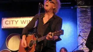 IAN HUNTER + THE RANT BAND -- 'WHO DO YOU LOVE"