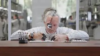 IWC Watchmaker assembles the Big Pilot's Watch 43 (Ref. IW329303)