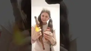 Ева дух играет на флейте дочка