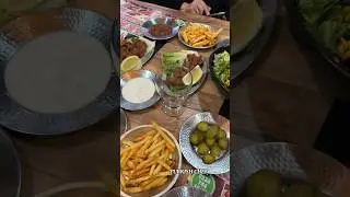 И все это бесплатные закуски в турецком кафе