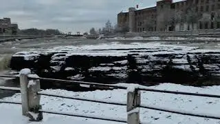 Нарвские водопады в Ивангороде зимой