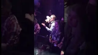 Настоящий колдун на панк-концерте
