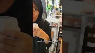 Adik Senja Makan Es Krim McD