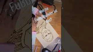 Welcher Fußballspieler ist das?