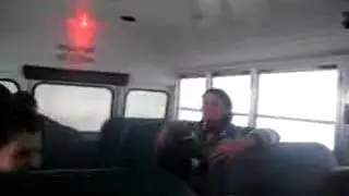 Веселый школьный автобус