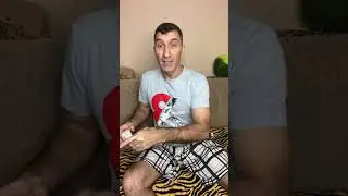 Вот как быстро убрать шерсть с дивана или одежды. Это Гениально!