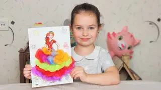 Вика делает девочку из лепестков.