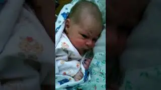 Жизнь с ребенком. Новорожденный икает
