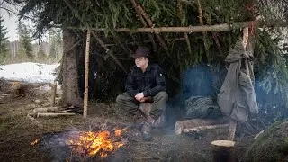 Building a Bushcraft Lean-to Shelter in the Forest
