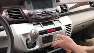 Honda FRV 2005 Radio removal