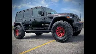 Jeep Wrangler JLU Rubicon with 33 vs 35 tires with no lift (35/12.5/17)